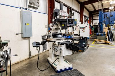 Manual machining equipment