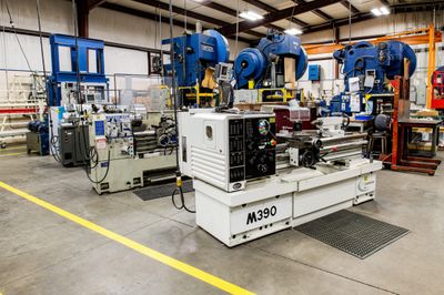 Manual milling machine